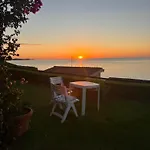 Casa Paradiso - Seaview & Short Walk To