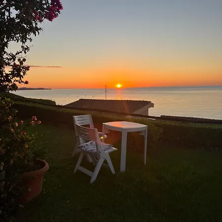 Casa Paradiso - Seaview & Short Walk To